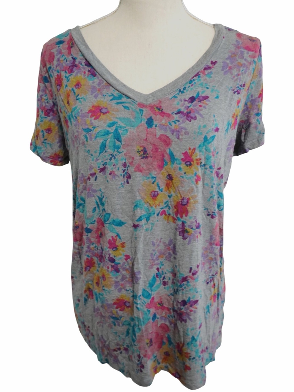 Torrid V-Neck Super Soft T-shirt - Size: 10 (M)